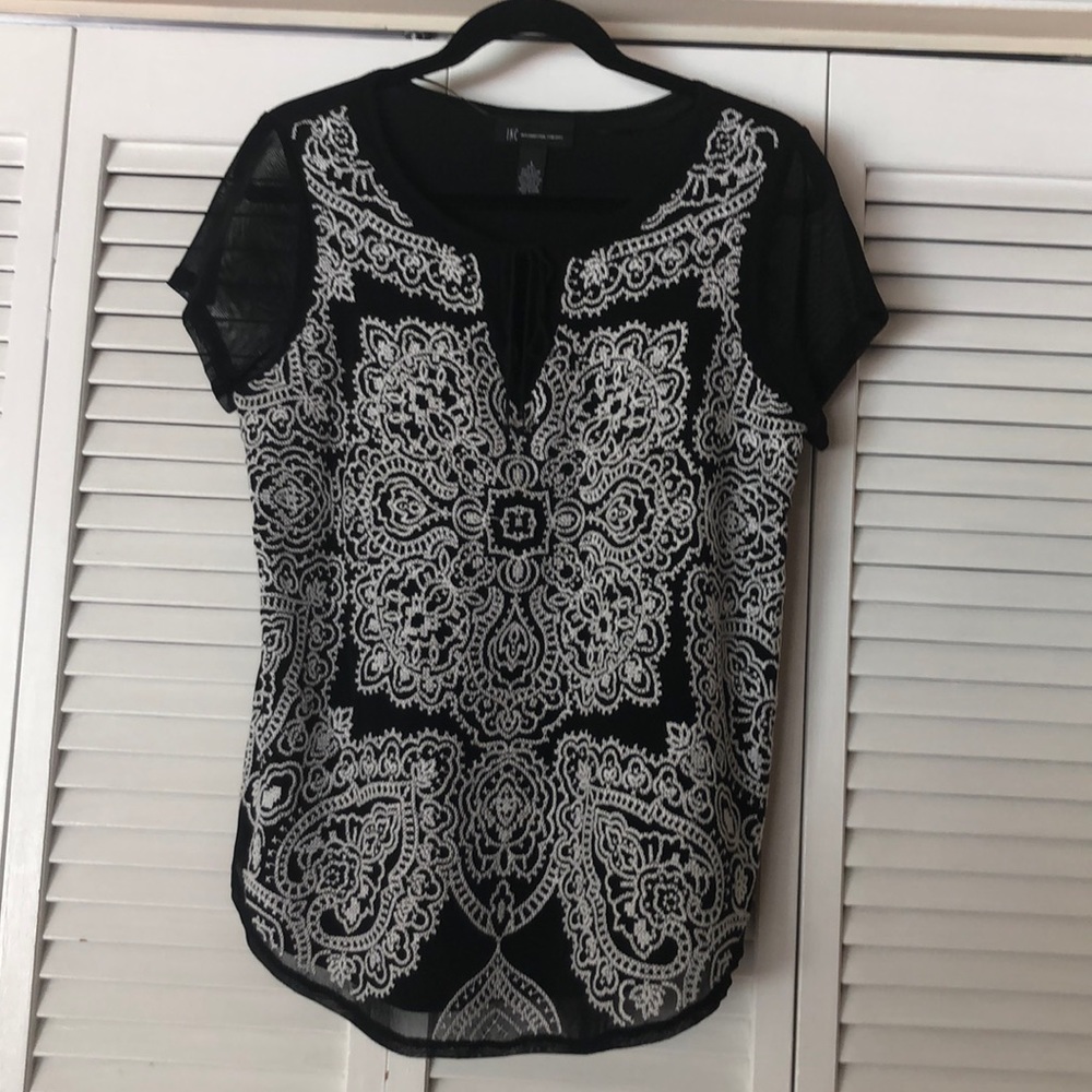 Black and white top!